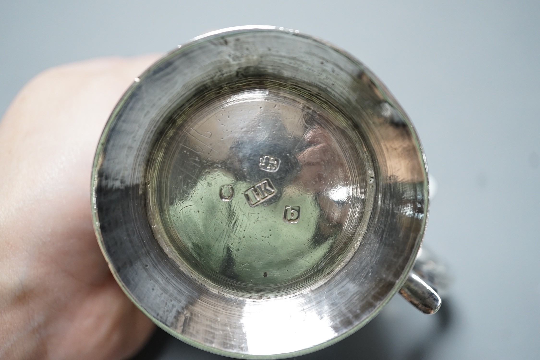 A George III small silver baluster mug, John King, London, 1777, 92mm, 5.3oz.